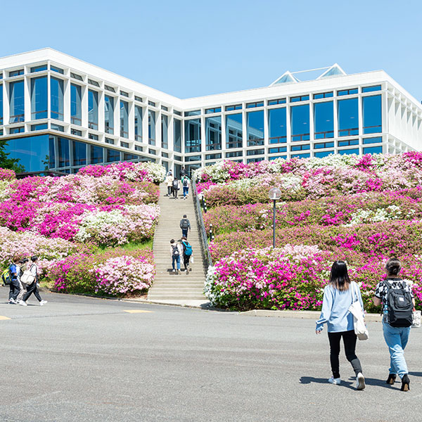 名古屋商科大学