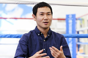 高山　勝成選手写真