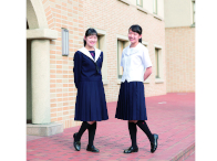 プール学院高等学校の制服