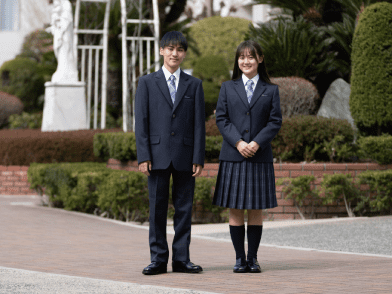 ヴェリタス城星学園高等学校の制服