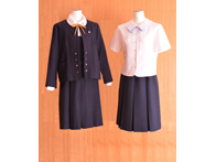 聖霊学園高等学校の制服