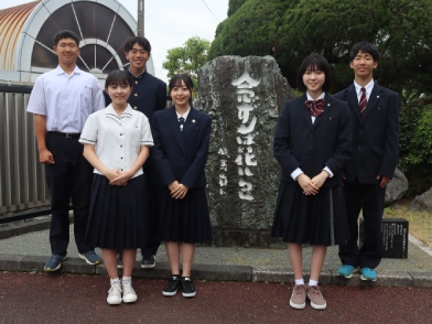 八女高等学校の制服