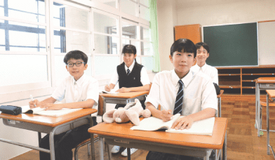 敬愛中学校