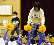 大阪府　梅花中学校・梅花高等学校　チアリーディング部と舞台芸術コース選抜メンバーのみなさん2