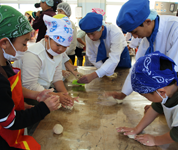 愛媛県　伊予農業高校　食品化学科のみなさん4