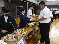 愛媛県　宇和島東高校津島分校　家庭クラブのみなさん2