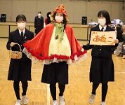 青森県　弘前実業高校　服飾デザイン科３年生のみなさん2