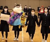 青森県　弘前実業高校　服飾デザイン科３年生のみなさん4