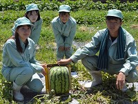 富山県　入善高校　農業科入善ジャンボ西瓜班のみなさん1