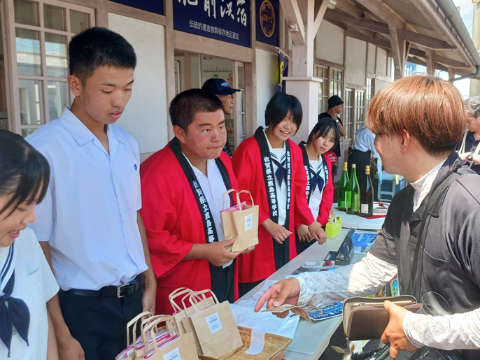 佐賀県　鹿島高校　商業科３年生のみなさん2