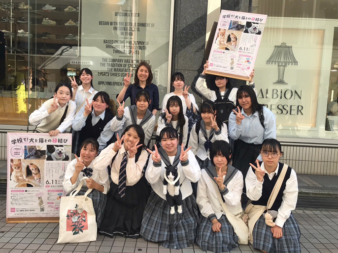 広島県　進徳女子高校　ＷＤＰ（Walking with Dogs Project）部のみなさん6