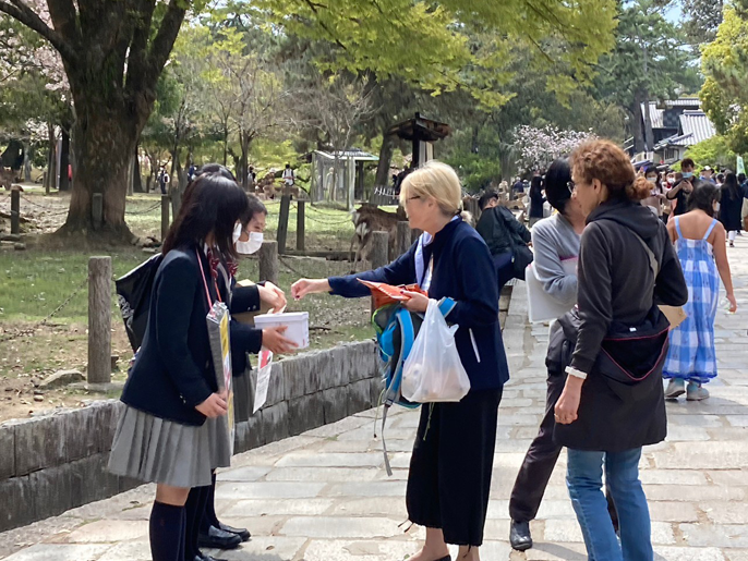 奈良県　西大和学園中学校　Make　People　Smileのみなさん3