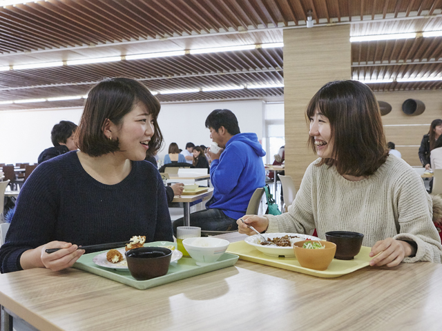 明海大学の学食