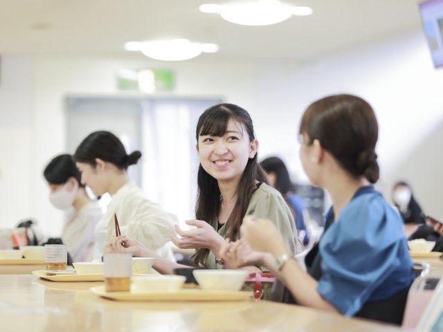 女子栄養大学の学食