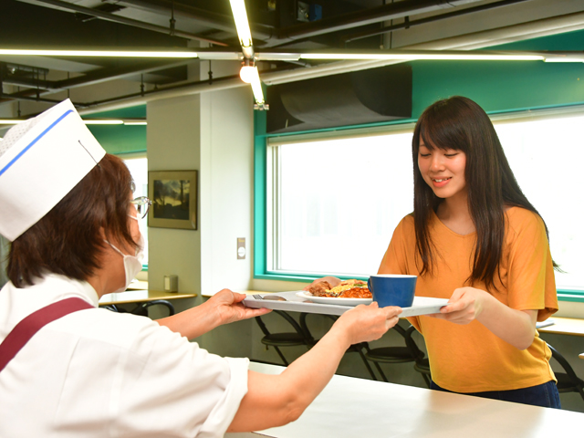 東海大学の学食