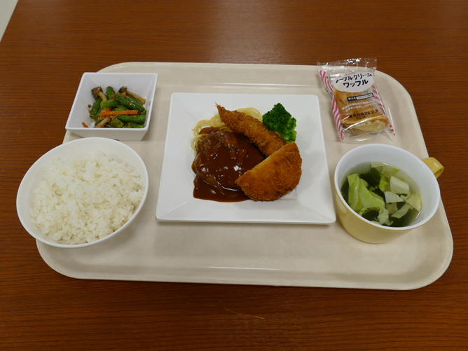 川口短期大学の学食