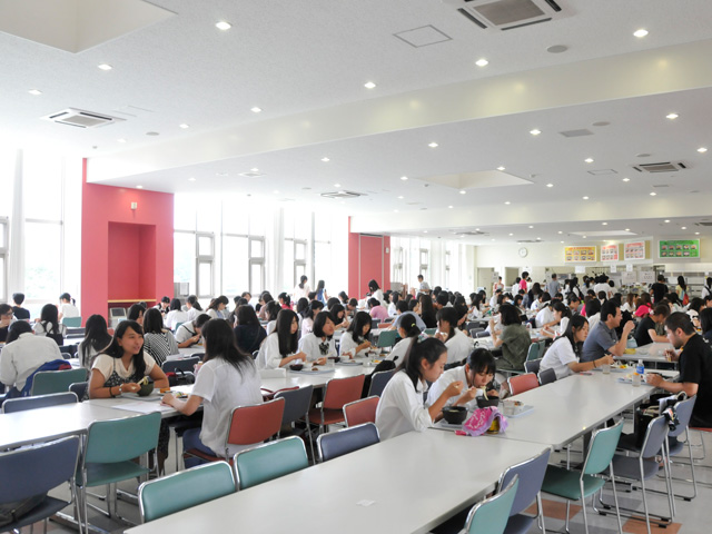 中部学院大学短期大学部の学食