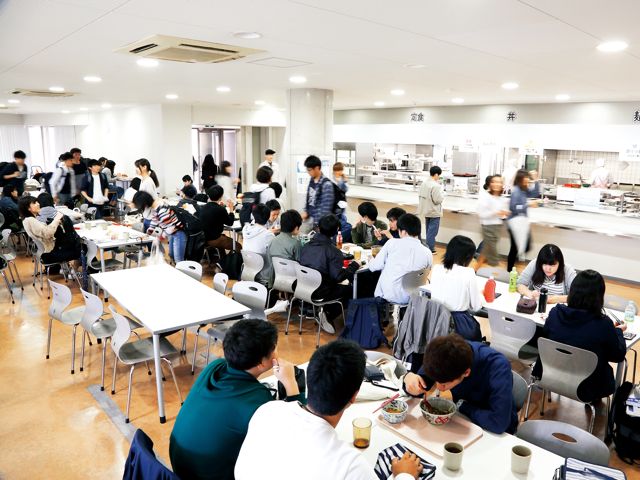 畿央大学の学食