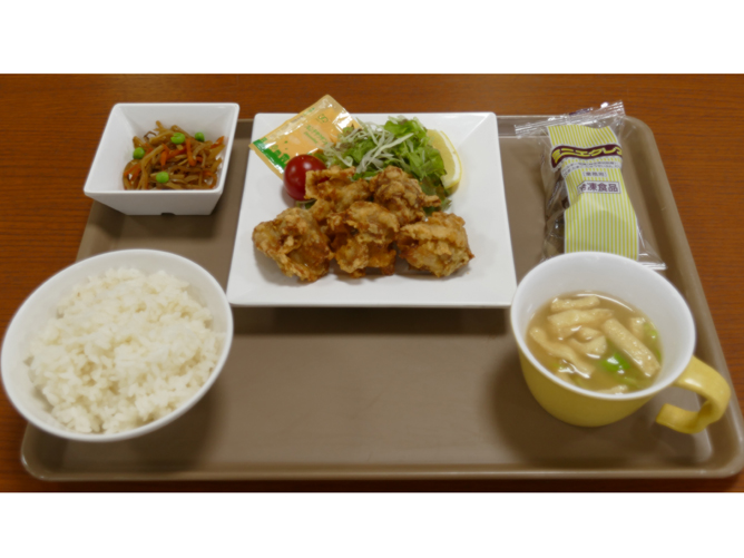 川口短期大学の学食