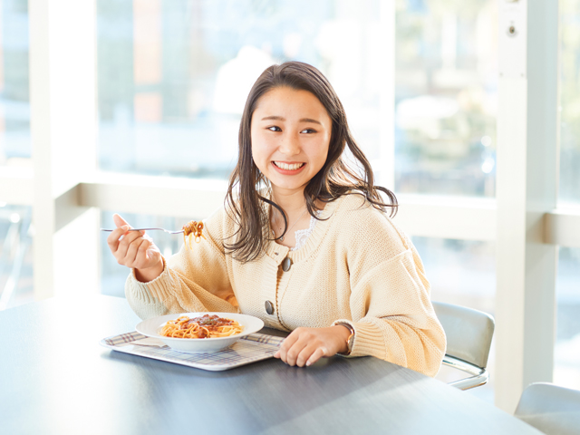 中央学院大学の学食