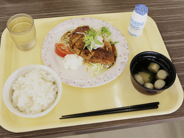 明海大学の学食