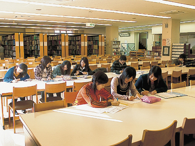 総合図書館