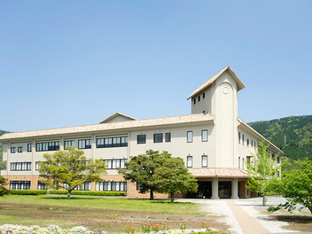 鹿児島純心大学