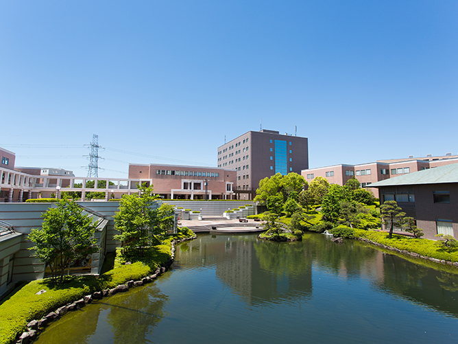 駒沢女子大学