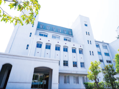 大阪信愛学院大学