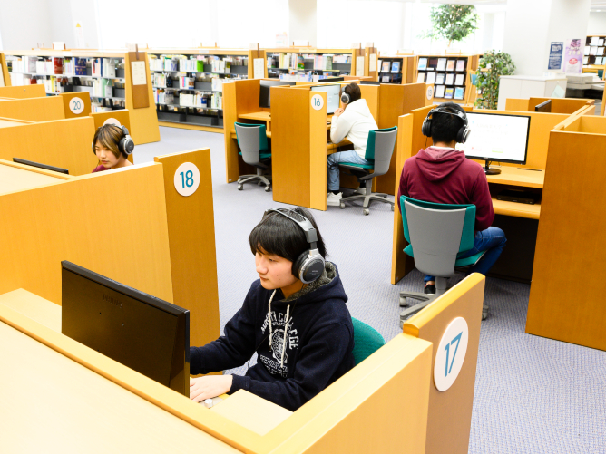 大阪商業大学の図書館