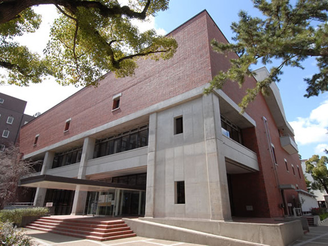 甲南大学の図書館