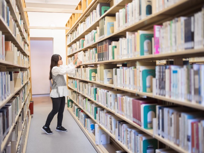 淑徳大学の図書館