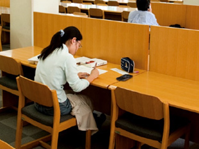 東海大学の図書館