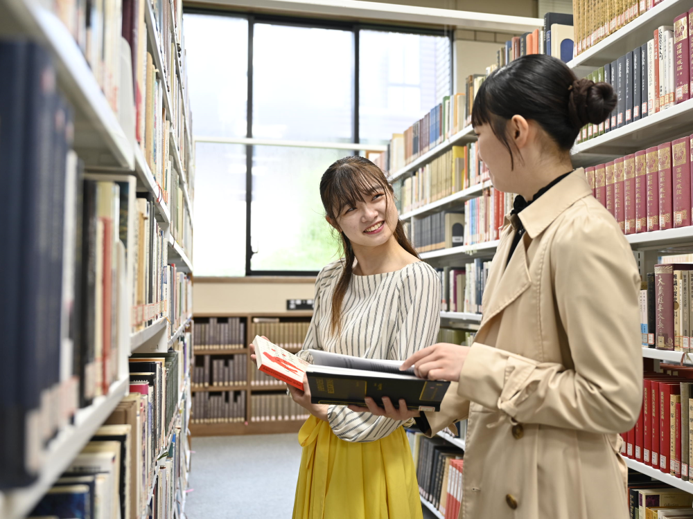 福岡女学院大学の図書館