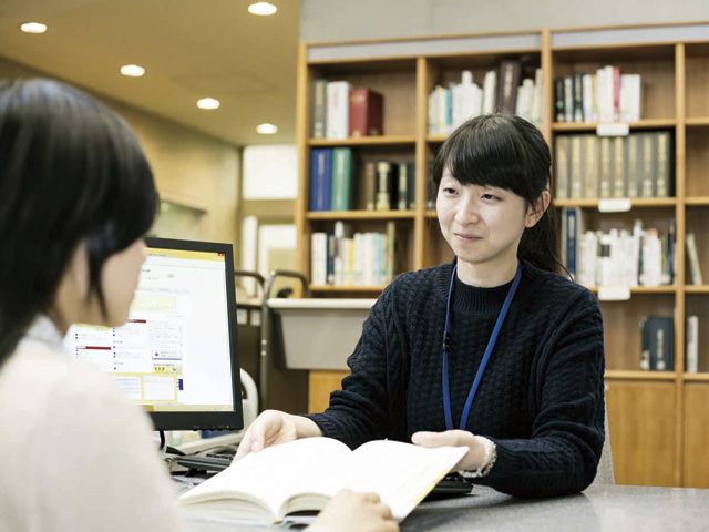 愛知県立大学の図書館