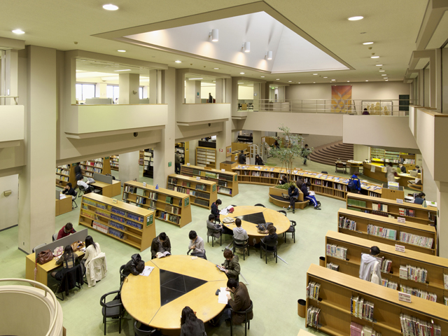 法政大学の図書館