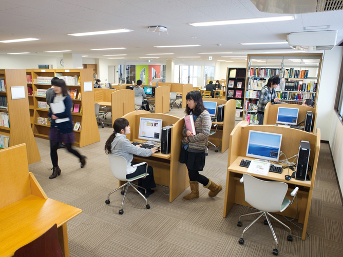 埼玉東萌短期大学の図書館