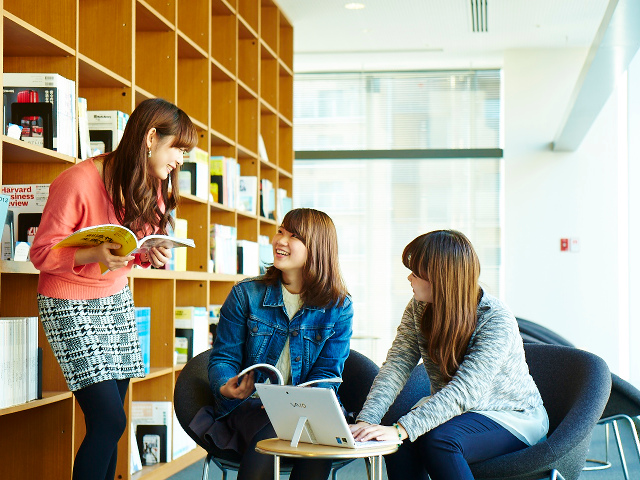 甲南大学の図書館