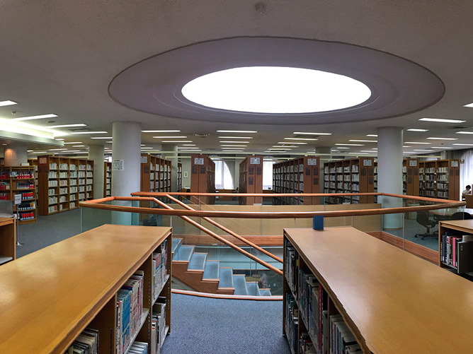 中京大学の図書館