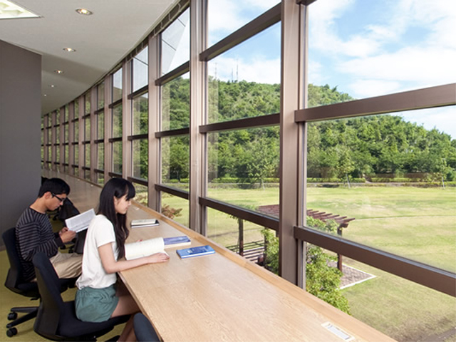 立命館アジア太平洋大学（ＡＰＵ）の図書館