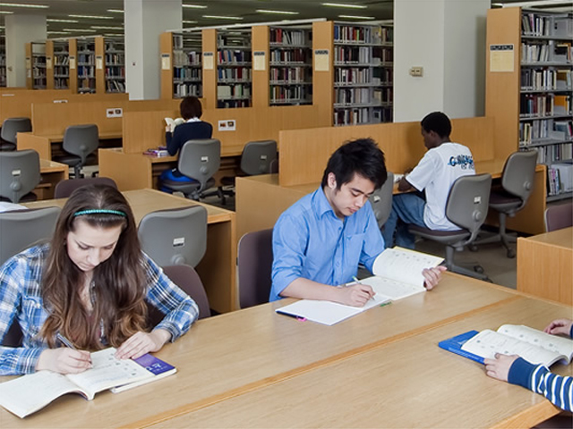 立命館アジア太平洋大学（ＡＰＵ）の図書館