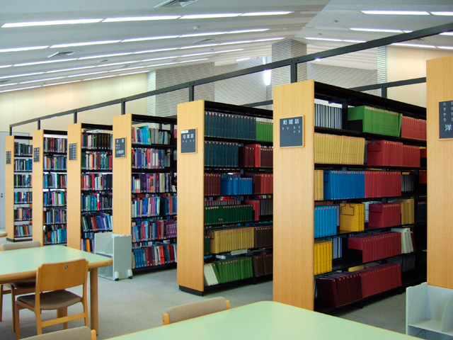 三重県立看護大学の図書館