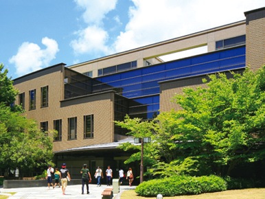 熊本学園大学