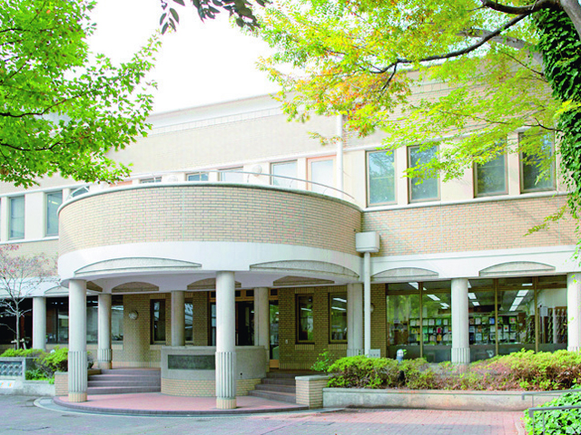 清泉女子大学の図書館