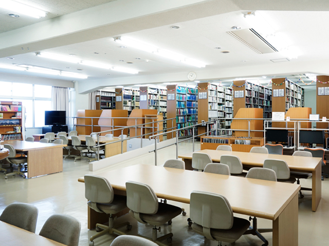 中日本自動車短期大学