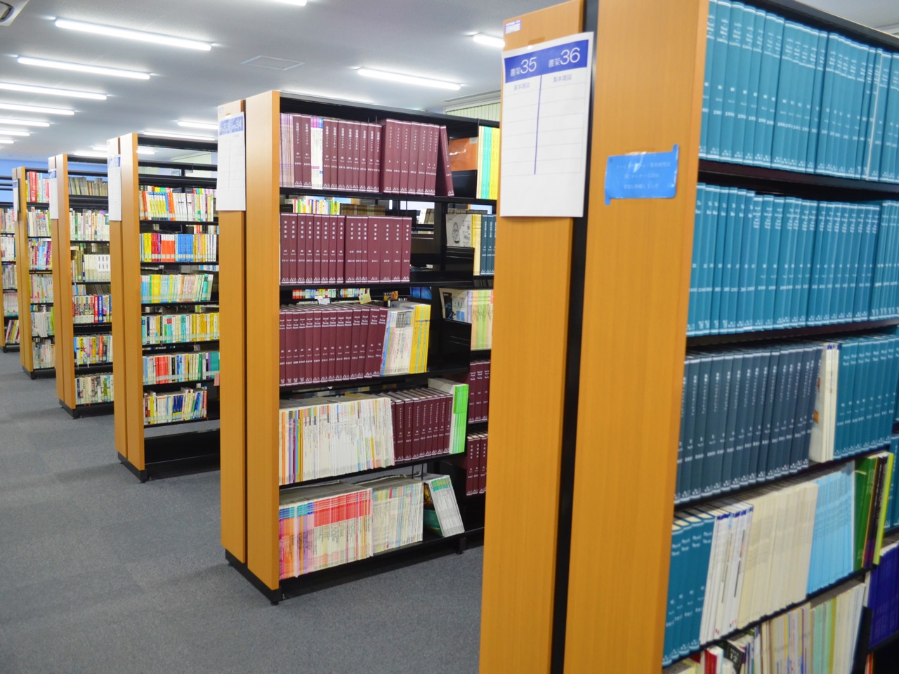 森ノ宮医療大学の図書館