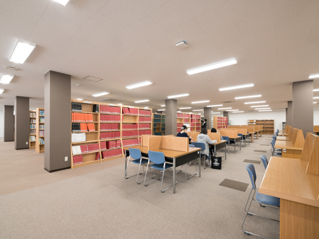 福井医療大学の図書館